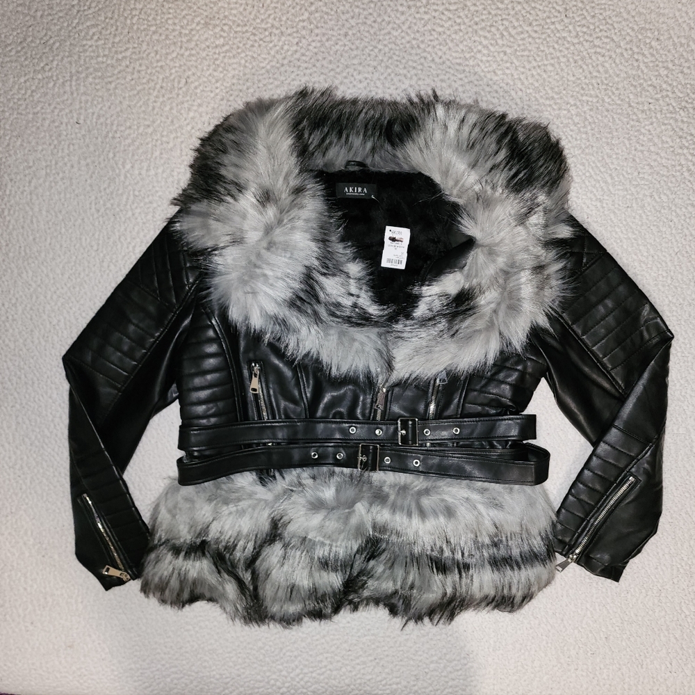 NWT Akira Gorgeous Black Pleather Faux Fur Jacket - Picture 3 of 11
